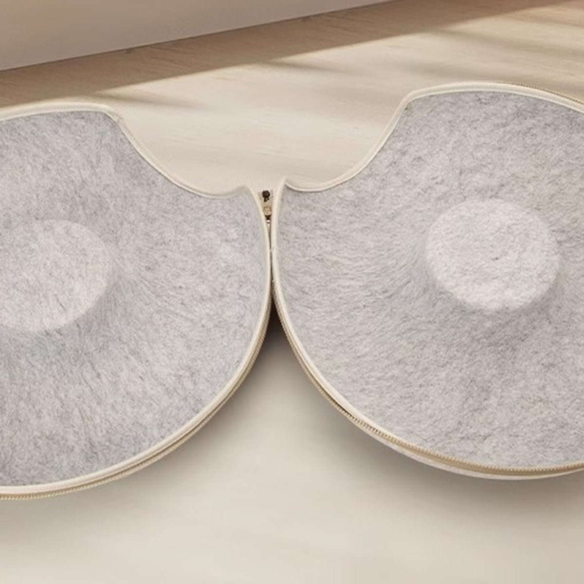 Felt Donut Cat Tunnel and Bed with Zippered Design — close-up detail