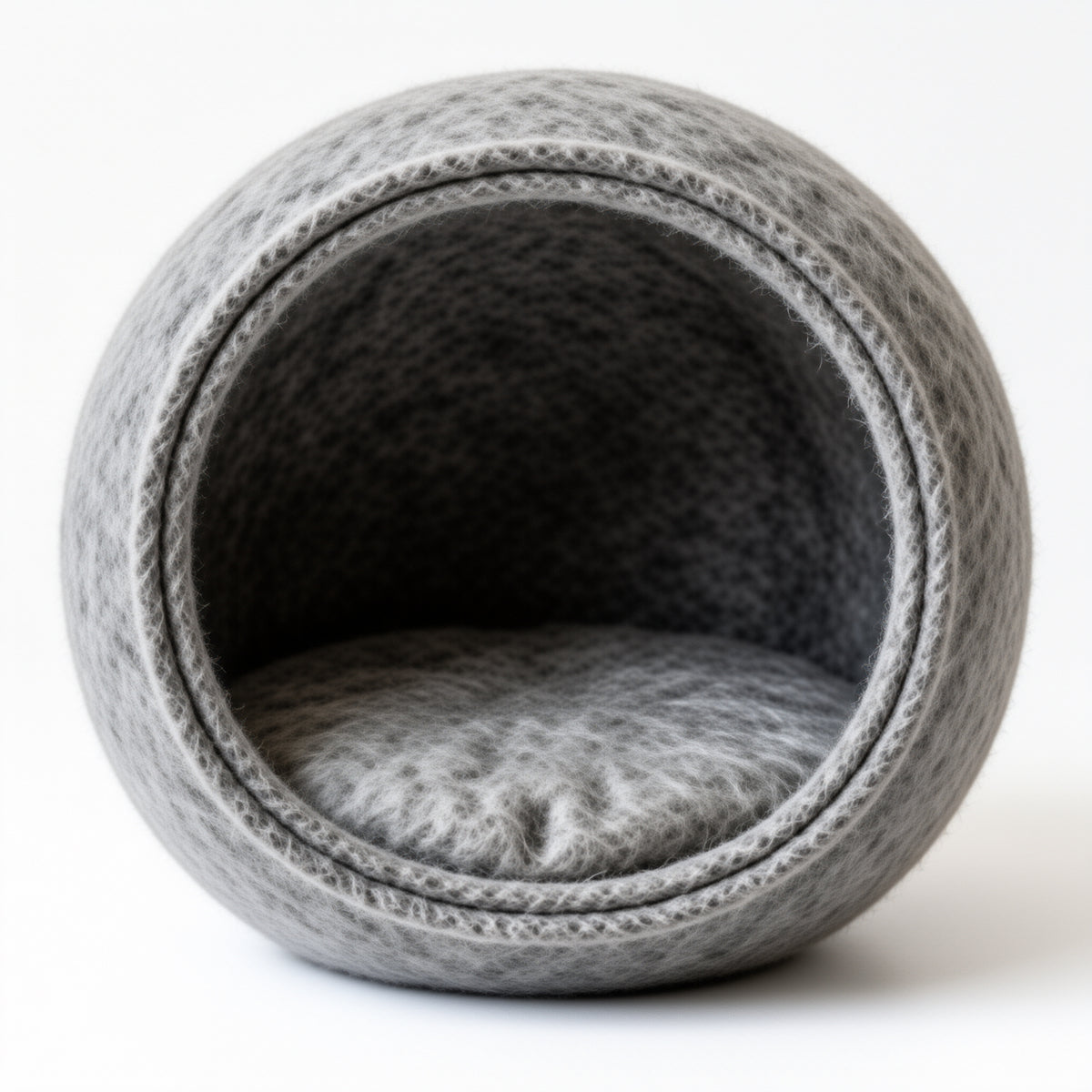 Felt Cat Tunnel and Enclosed Hideaway — detail image
