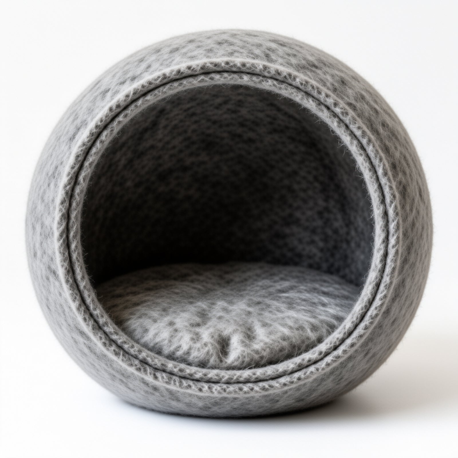 Felt Cat Tunnel and Enclosed Hideaway — detail image